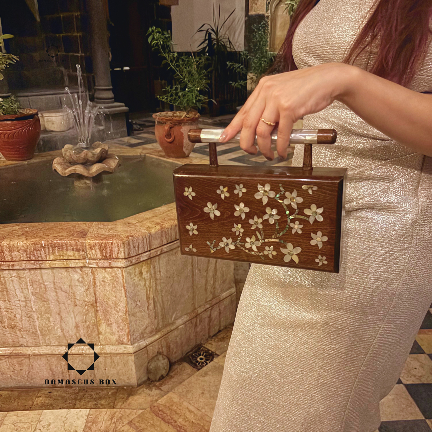 Il Gelsomino di Damasco – Pochette in Noce con Madreperla e Interno in Broccato