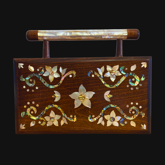 Sham – Luxuriöse Damaszener Clutch mit Blumen-Perlmutt & Brokatfutter