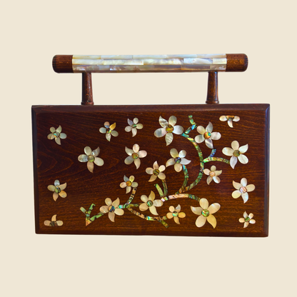 Zenobia – Luxuriöse Damast-Mosaik Clutch mit Perlmutt Intarsie & Brokat Innenfutter