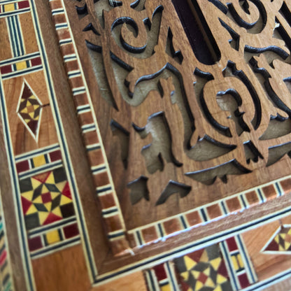 Damaskus Holz-Tissuebox – Fein geschnitzt mit bordeauxrotem Samt innen