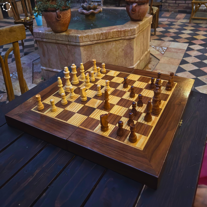 Mesa de Backgammon y Ajedrez Damasquina Hecha a Mano por Gaby Al Dayeh – Diseño Clásico