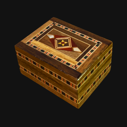 Handgefertigte Mosaik-Ringschatulle aus Damaskus – Holzkunst & Samt