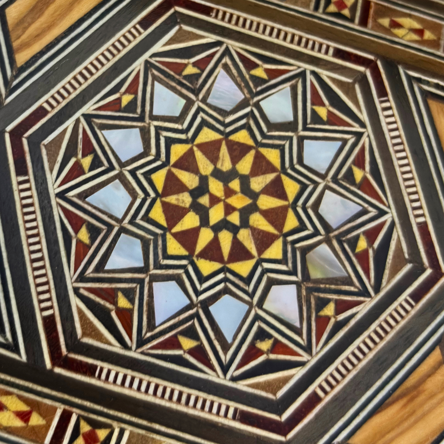 Refined Damascene Mosaic Box – Mother of Pearl & Velvet