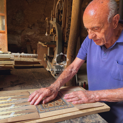 Tavolo Damaschino da Scacchi e Backgammon Fatto a Mano da Gaby Al Dayeh – Capolavoro con Madreperla